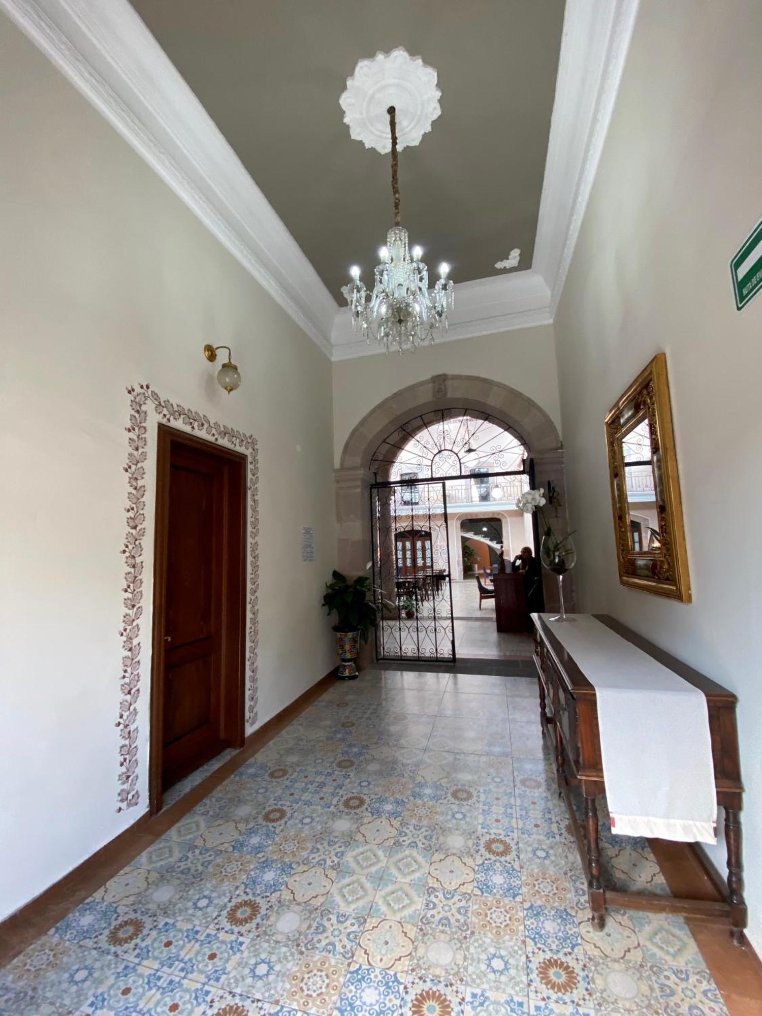Hotel Cantera Real, Morelia Exterior photo